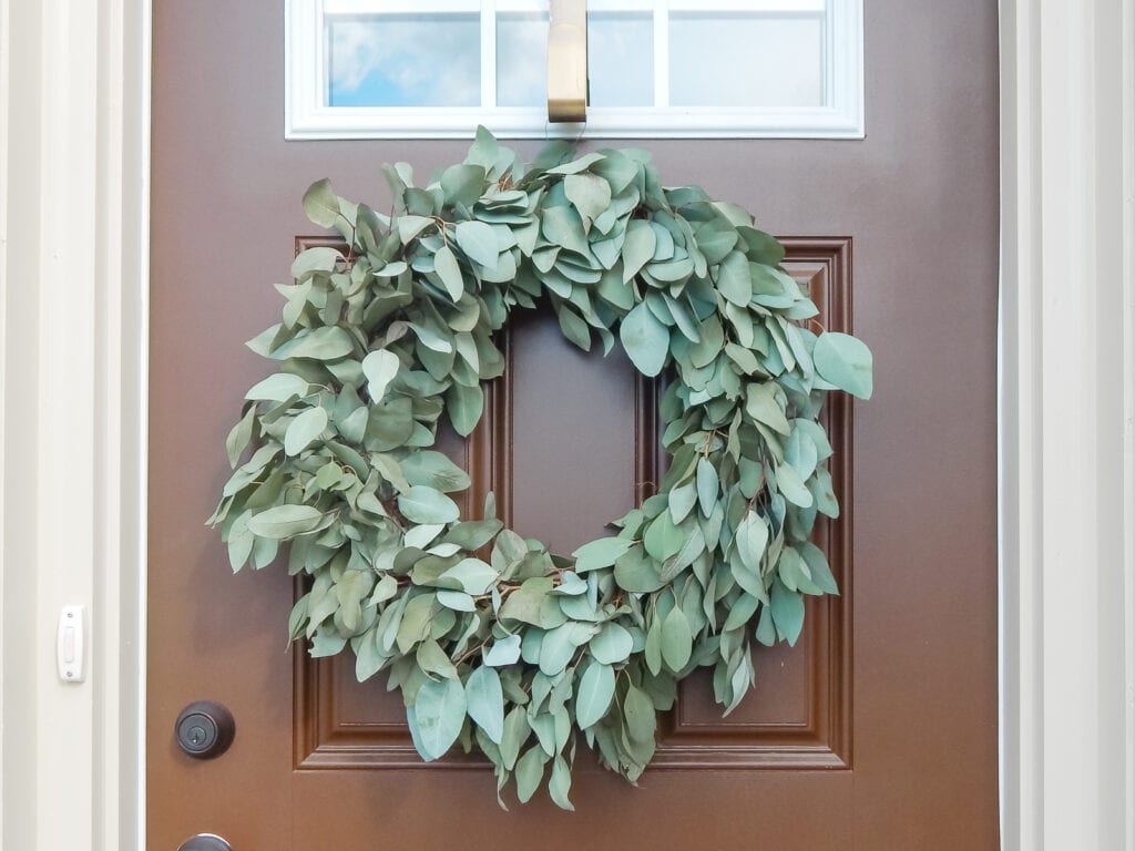 How to Make a Fresh Eucalyptus Wreath Easy DIY Tutorial Christene