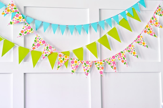 She shows you step by step how to make a banner using the Cricut Explore! Such an easy tutorial with great information!