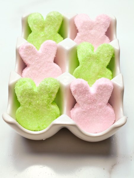 Check out these adorable homemade Easter Peeps! They are so much easier to make than you think...