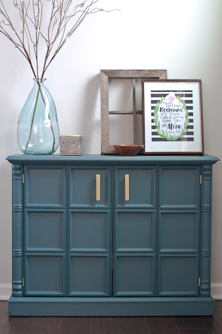 Great and easy tutorial for painting old furniture using Fusion Mineral Paint. I love the color she used - Homestead Blue - with the gold hardware! 