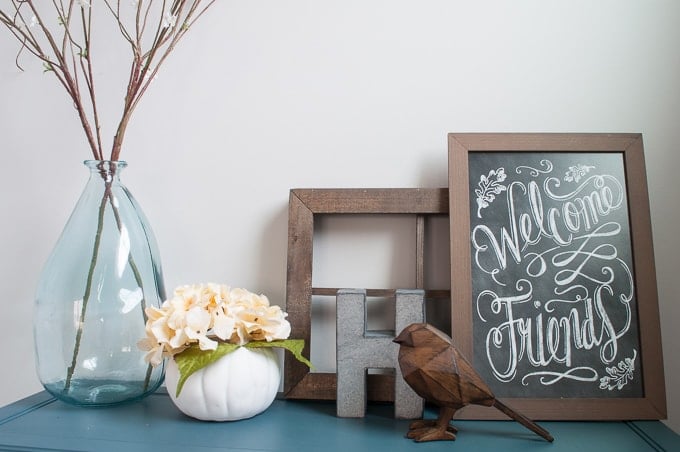 Love this gorgeous fall home tour! So much amazing decor inspiration. My favorite is the tablescape - so beautiful!