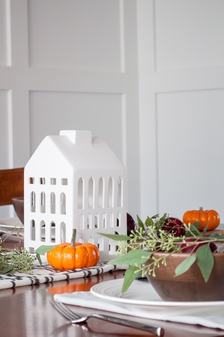 Love this gorgeous fall home tour! So much amazing decor inspiration. My favorite is the tablescape - so beautiful!
