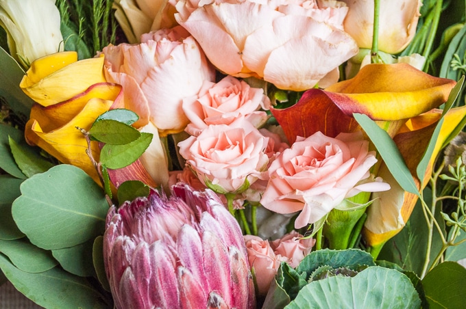 Farmgirl Flowers - Finally a flower shop that makes gorgeous bouquets you can order online! I love this pretty hand-tied arrangement. It looks like a wedding bouquet!