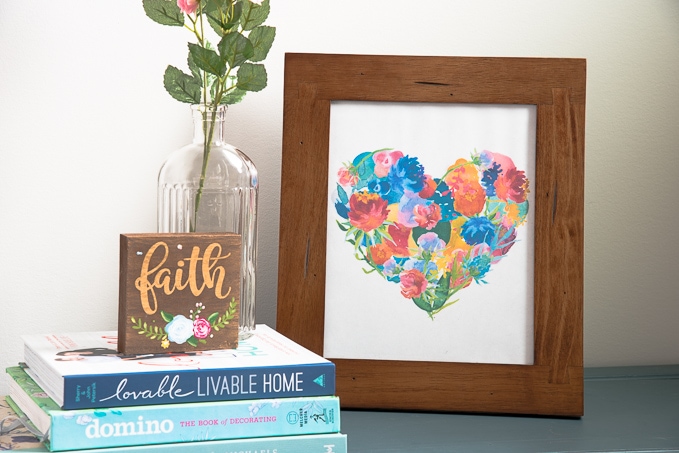 Free printable spring floral heart! This beautiful watercolor heart is made of gorgeous floral elements.