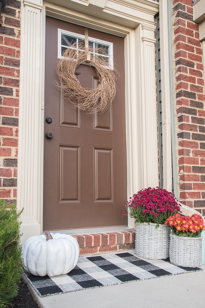 A Simple and Modern Fall Front Porch