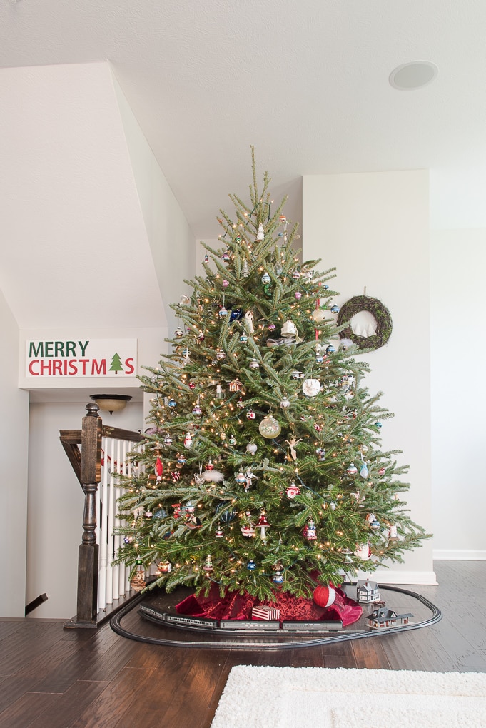 Evergreen Elf helps keep you and your home safe at Christmas by monitoring the water level of your Christmas tree!