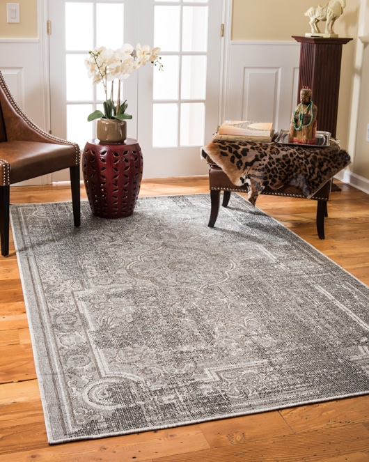 Beautiful and affordable modern accent rugs for your home. Check out these amazing finds from Natural Area Rugs!