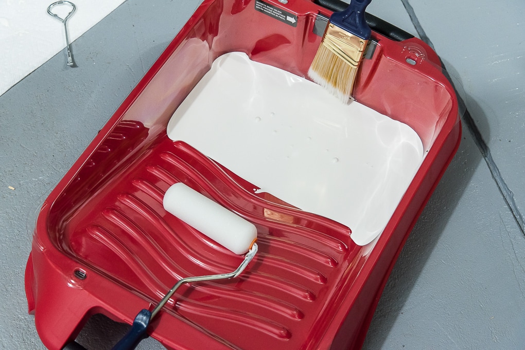 handy paint tray with white paint