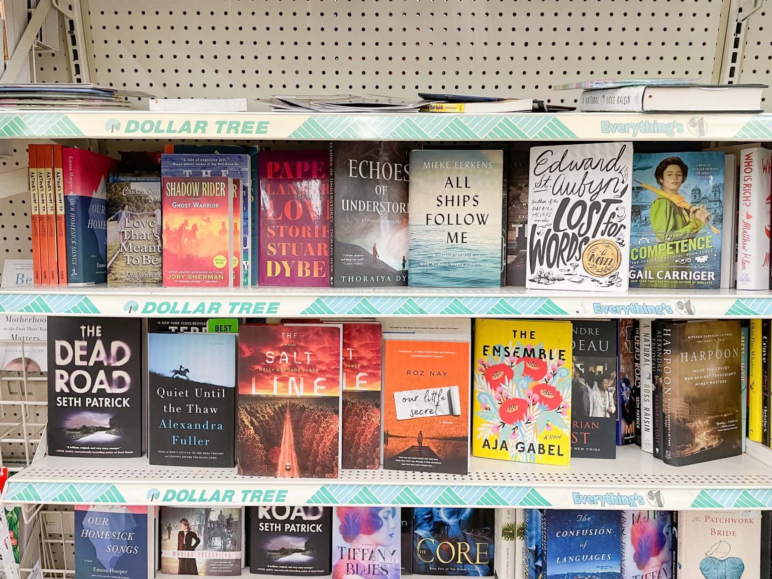 How to Find Pretty Books for Home Decor - Dollar Tree Hack | Christene ...