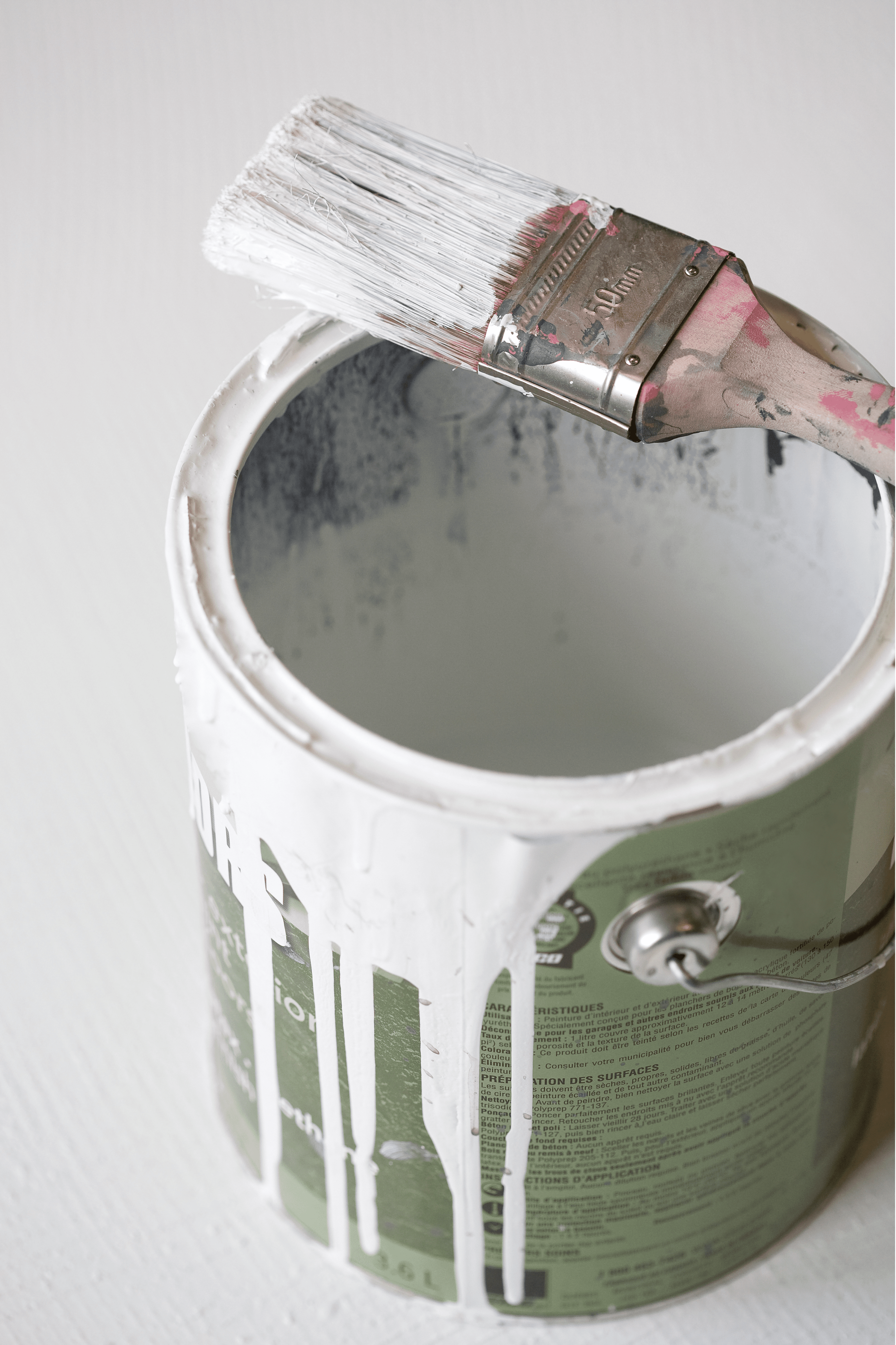 Open Paint Can